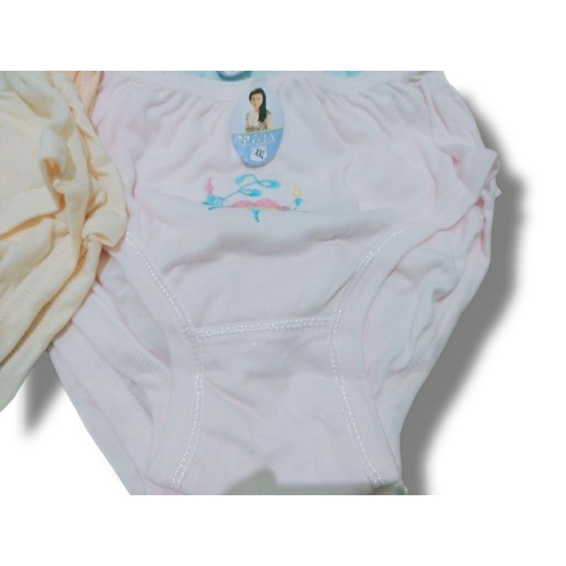 Celana dalam wanita size besar