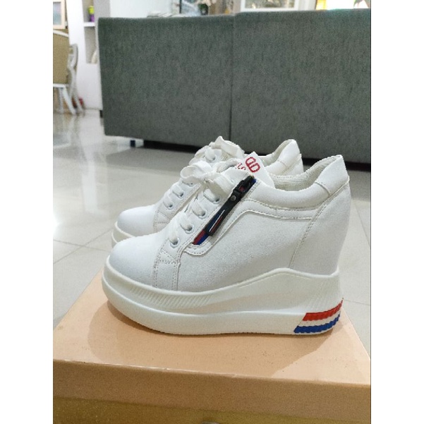SEPATU SNEAKERS WEDGES PUTIH TINGGI