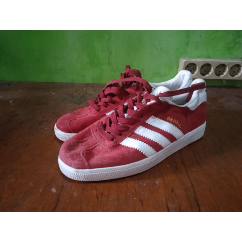 Adidas Gazelle Merah size 39
