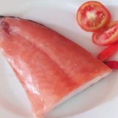 

salmon fillet ekor 250 gram frozen