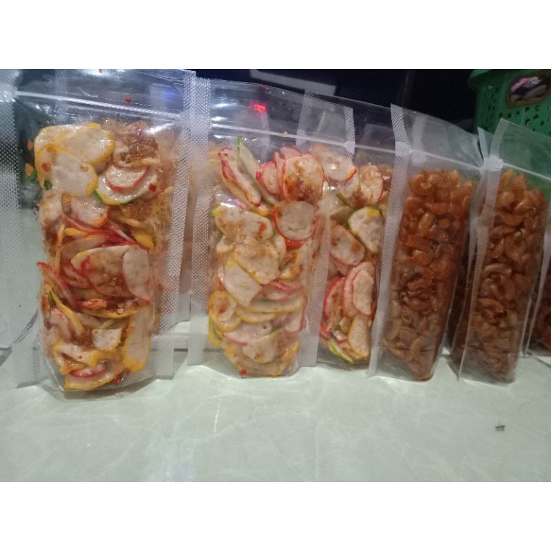 

Seblak kerupuk kering , makroni cikruh super pedas dan original