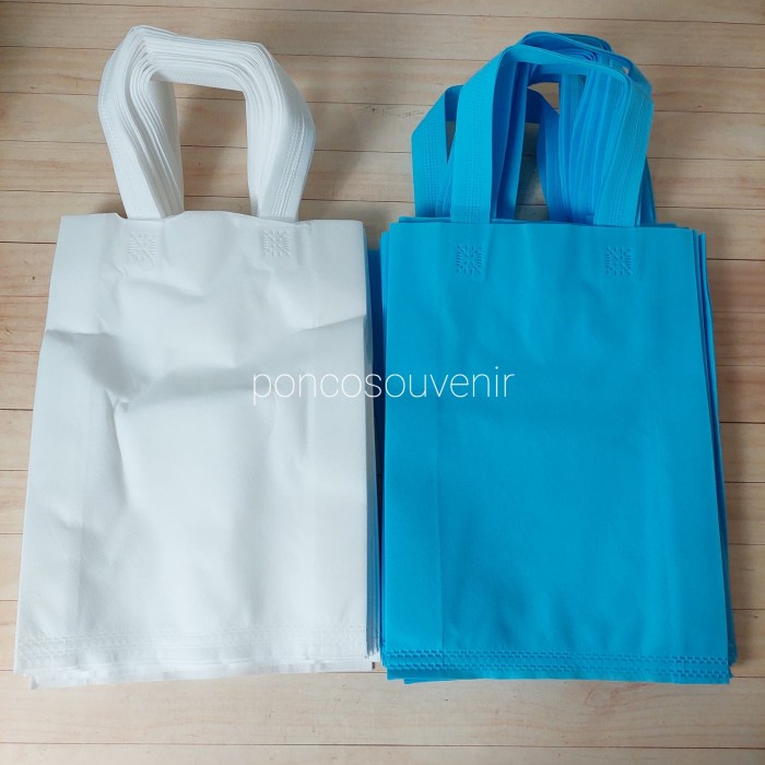 

Ginger- 1 LUSIN TAS SPUNBOND 30X40 GOODIE BAG