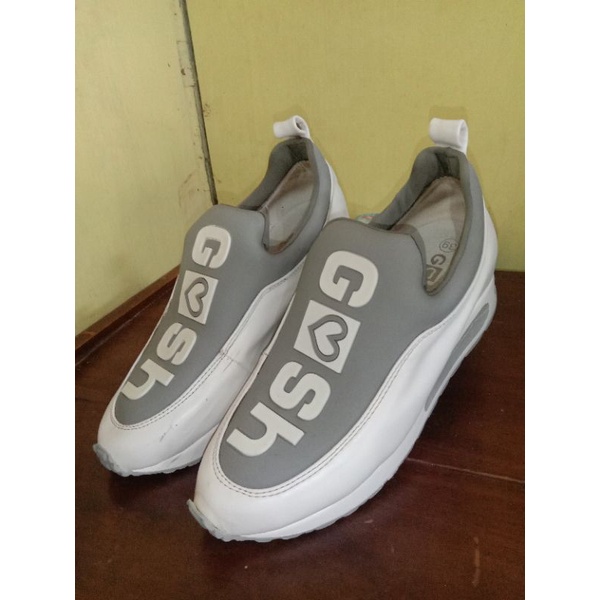 PL Sepatu Gosh Size 39