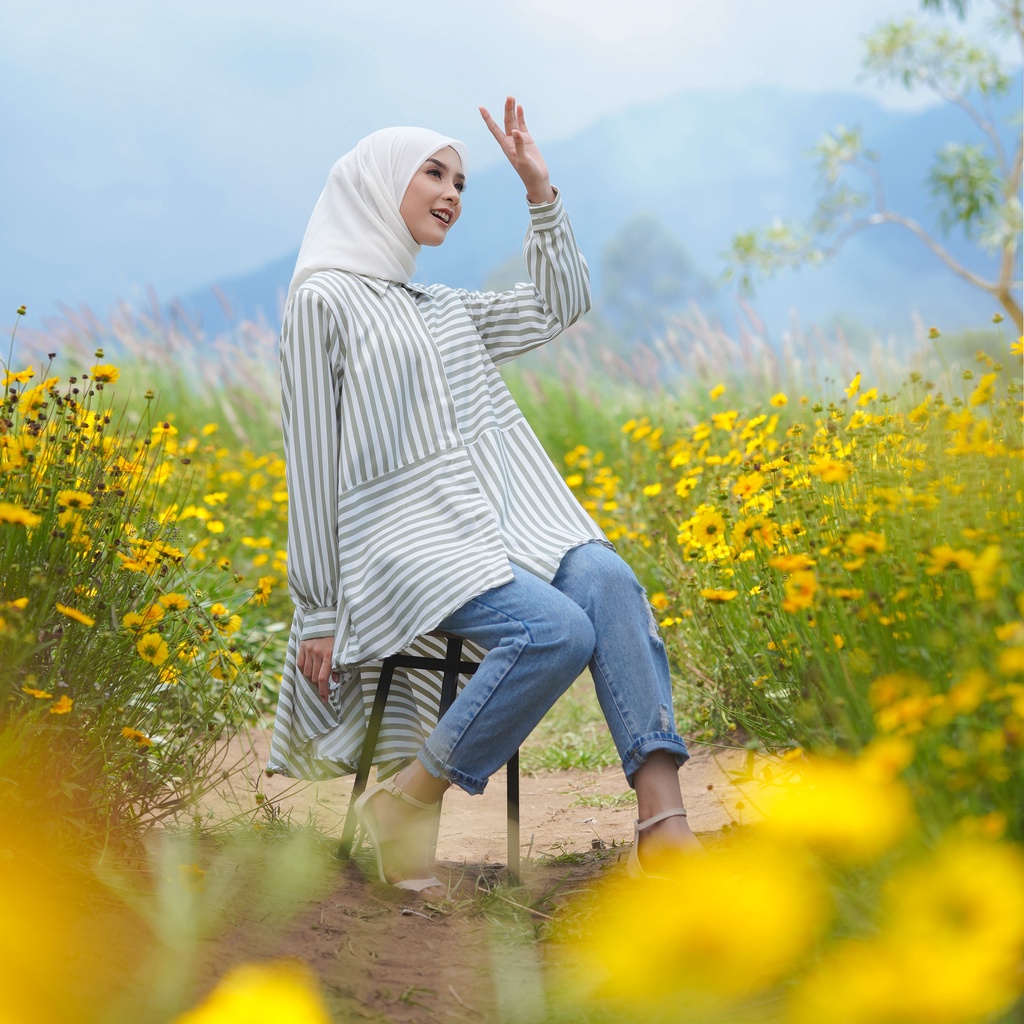 Arumi Top blouse salur kemeja wanita oversize