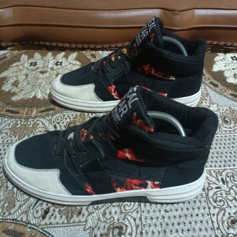 sepatu second import murah. sepatu bekas preloved size 43