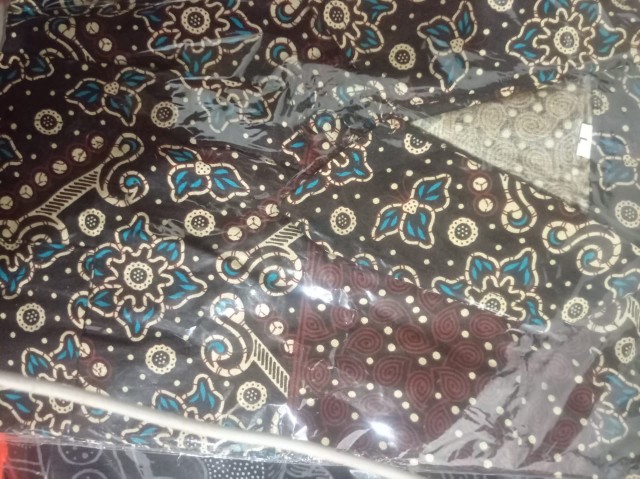 Hem Batik Pria Modern