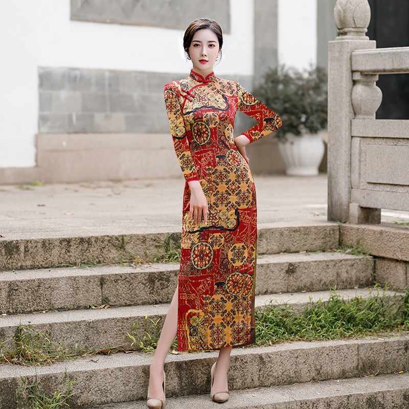 2022 autumn clothes New Retro cheongsam women's long style split temperament young style show Chines