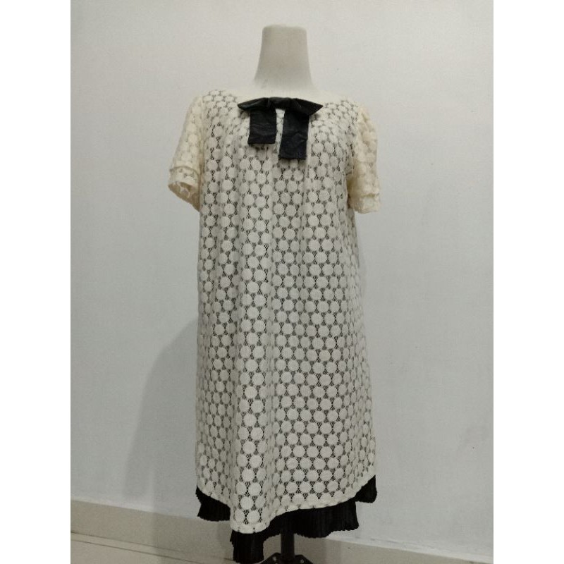 

Dress Pita Hitam