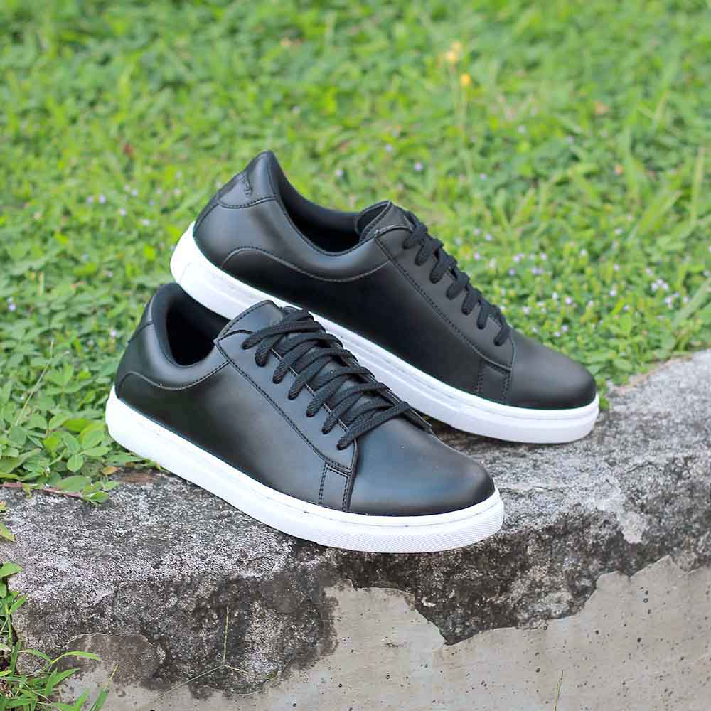 sepatu casual pria / sepatu cowok  murah / sepatu sneakers pria / sepatu sneakers cowok murah KZS910