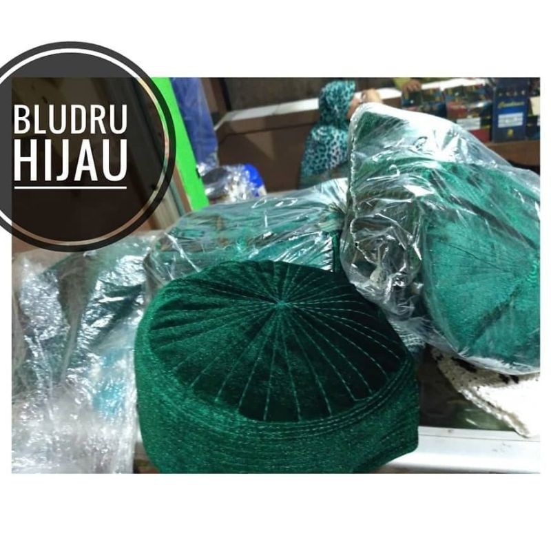 kopyah bludru /peci bludru hijau