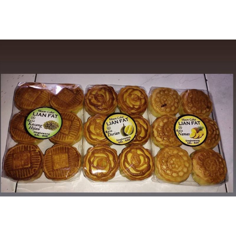 

Kue Bulan / Moon Cake Lian Fat Asli Dari Kalimantan Ukuran Kecil PROMO!!!