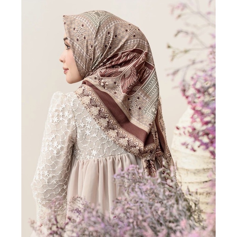 Signature Scarf WK | JULANG SCARF TAPKOPI by Wearingklamby