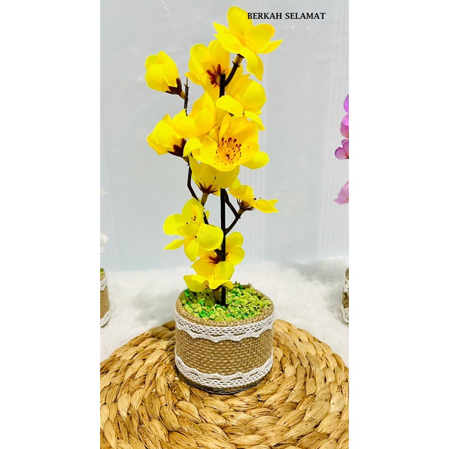 Bunga Sakura Artifisial Dengan Pot Goni Lucu