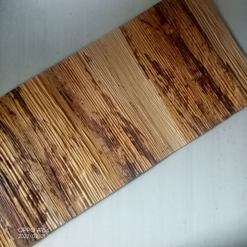 Lembaran pelepah pisang prakarya.