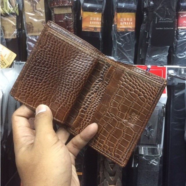 dompet pria bahan kulit asli motif cetak buaya model lipat buku #dompet #dompetpria #dompetkukit