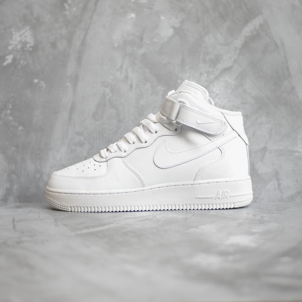 SEPATU SNEAKERS NIKE AIR FORCE 1 MID