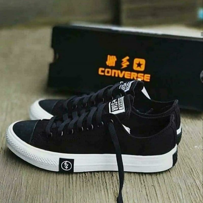 CONVERSE UNDEFEATED