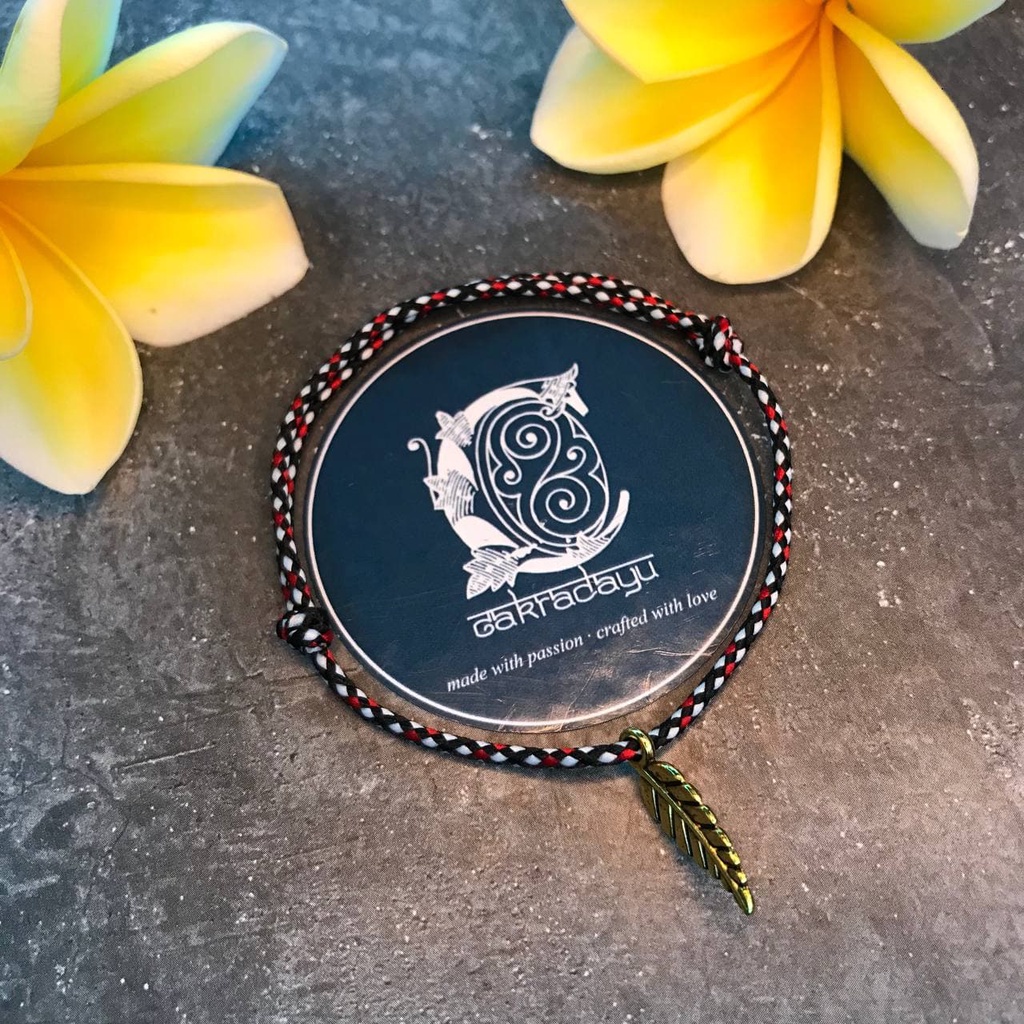 Gelang Tridatu Liontin Daun asli khas Bali Original