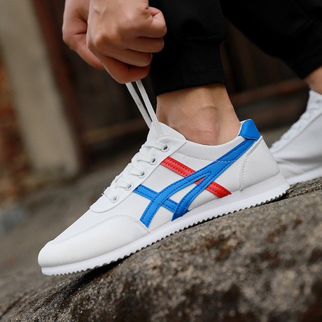 Sepatu Sneakers Pria  Bahan  Kanvas  Model Casual Untuk Musim 