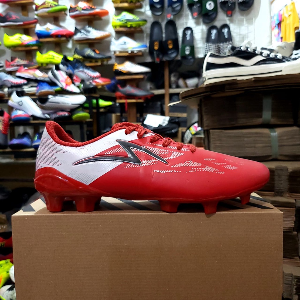 sepatu bola spec alfa dan motif batik terlaris bisa cod