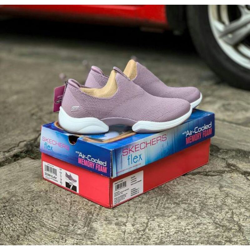 SKECHERS LAB LEST WANDER BNIB
ORIGINAL