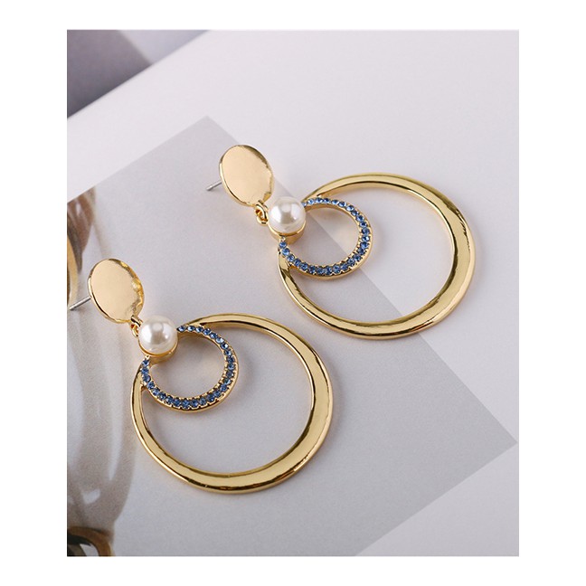 LRC Anting Tusuk Fashion Golden Studded Pearl Geometric Stud Earrings D75017