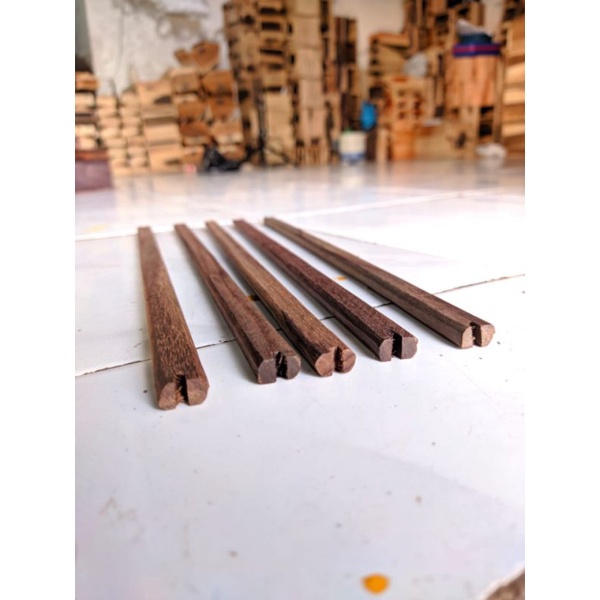 Tangkringan Burung Kenari Semi Oval Kayu Sonokeling