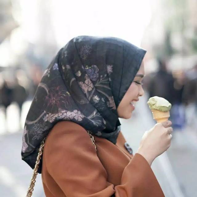 TERMURAH button scarf hitam voal hijab