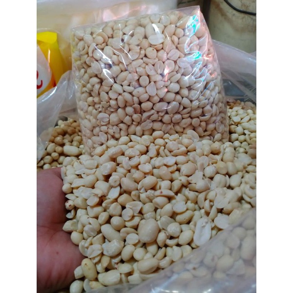 

kacang kupas 1 kg