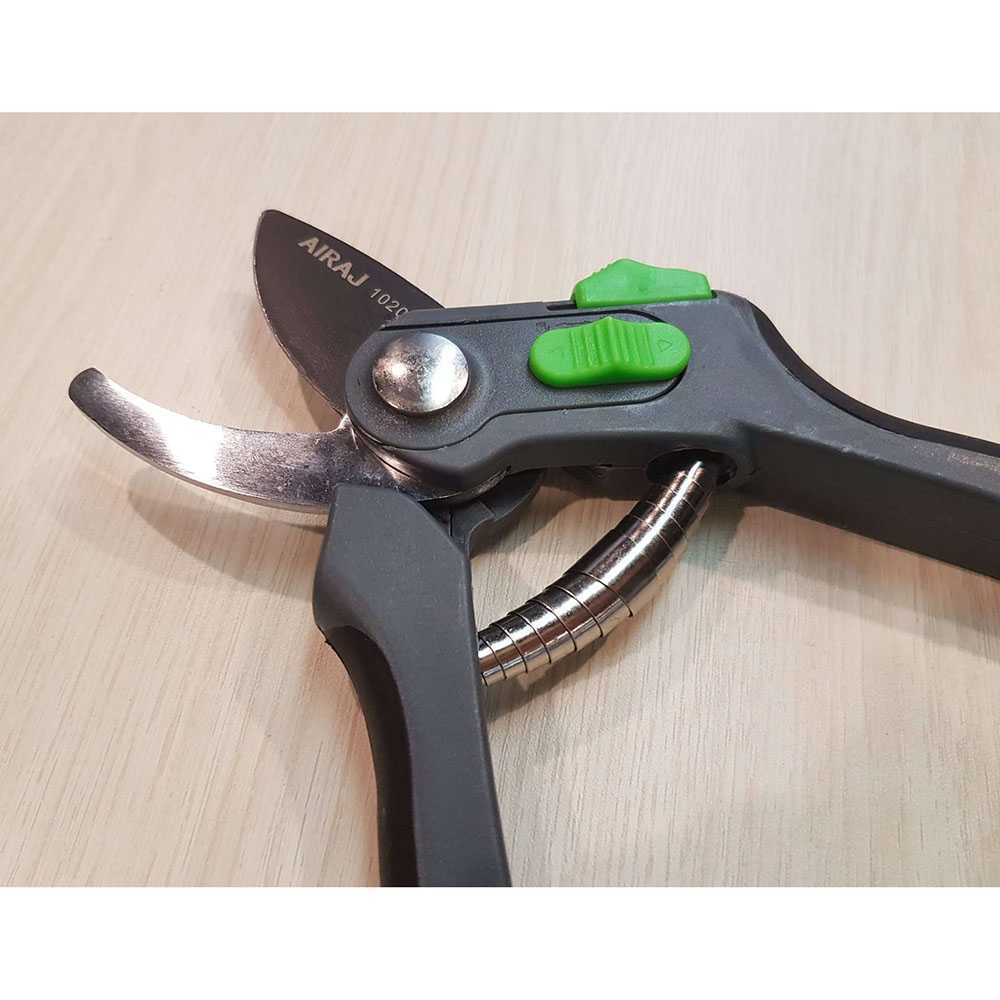 Mall KNIFEZER Gunting Taman Ranting Tumbuhan Pruning Shear Scissors - 1020