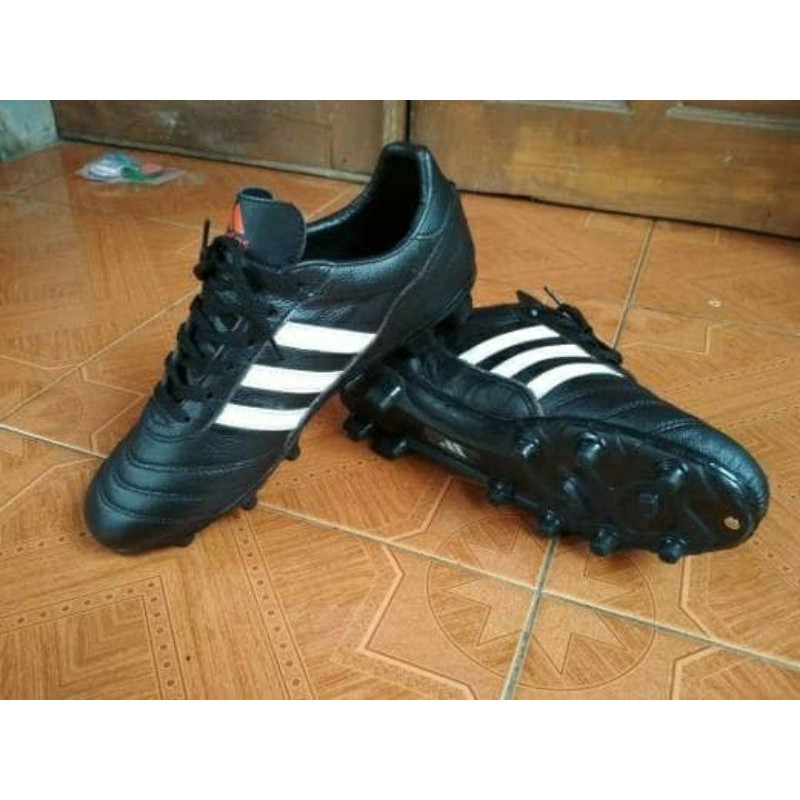 Sepatu Bola Dari Kulit Sapi Asli
