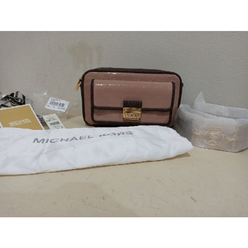 MK bradshaw camera bag