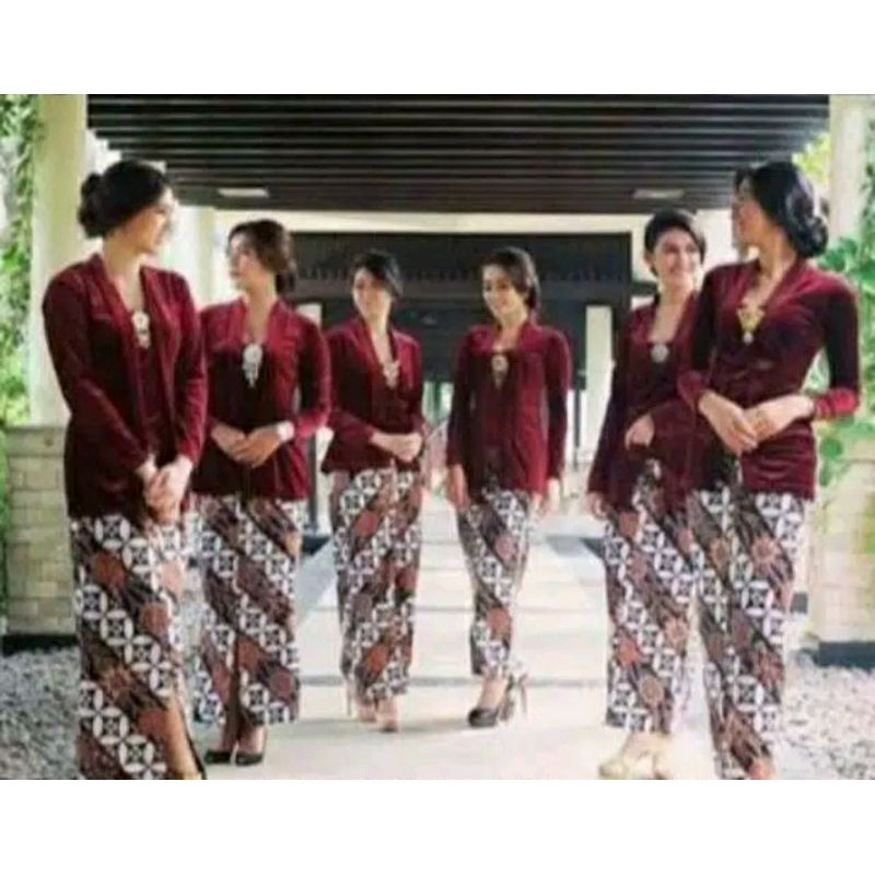 Kebaya Bludru Kutubaru (Cantik / Warna Lengkap)