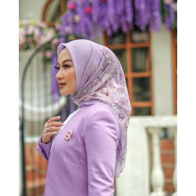 Buttonscarves New York Reborn Collector