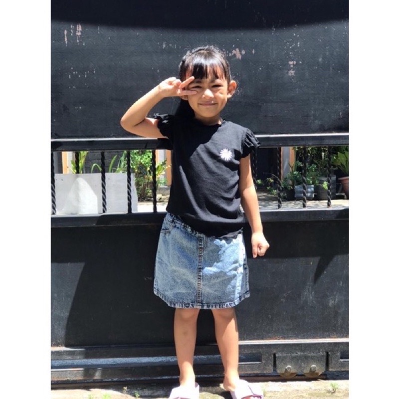 LITTLE CARACAL RUFFLE DAISY TOP ATASAN BAJU ANAK PAKAIAN BAJU ANAK FASHION ANAK PEREMPUAN