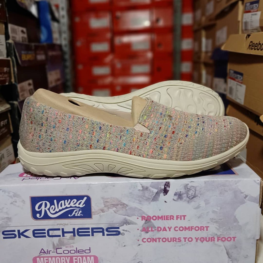 sepatu skechers relaxed fit