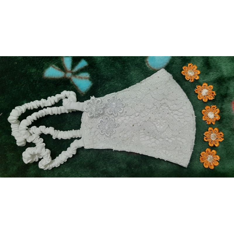 Masker brukat hijab putih