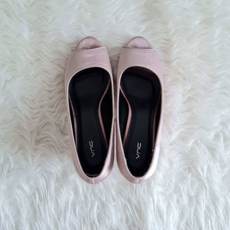 Sandal Heels Wanita Velvet Dusty Pink VNC ORIGINAL 100%