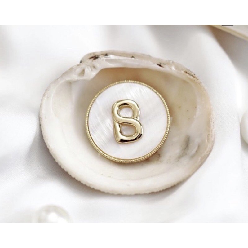 buttonscarves brooch preloved white shell