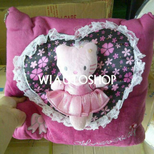 Bantal Selimut Hello Kitty Import