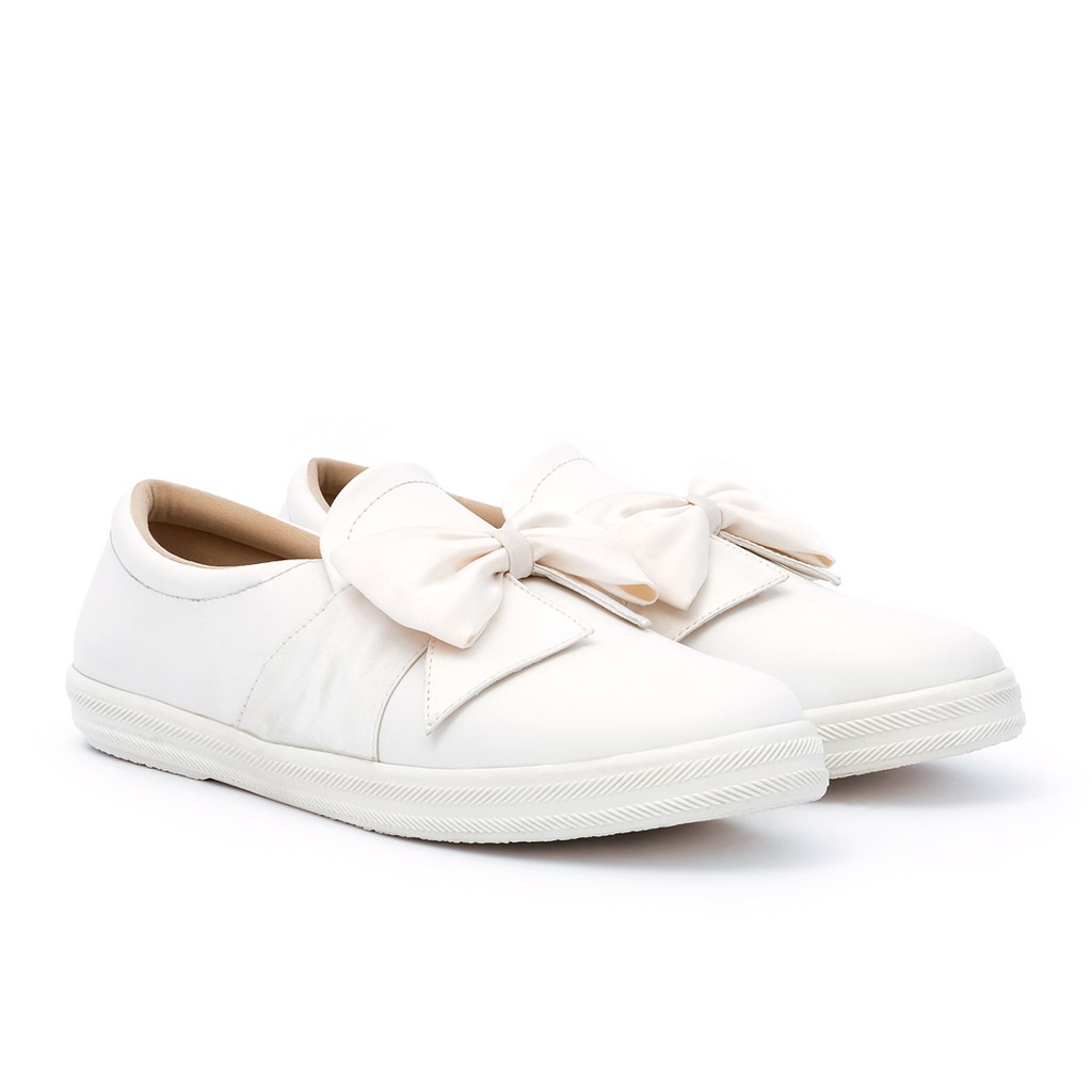 KHK by Khakikakiku Amora Slip On White