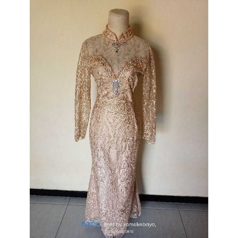 pesanan kebaya brokat plus rok sma hijab