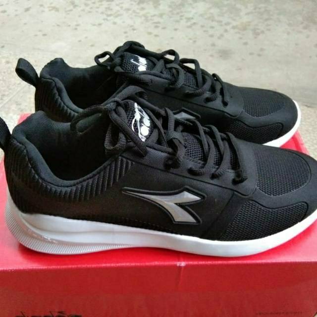 SEPATU PRIA DIADORA ISPRA ORIGINAL 100%