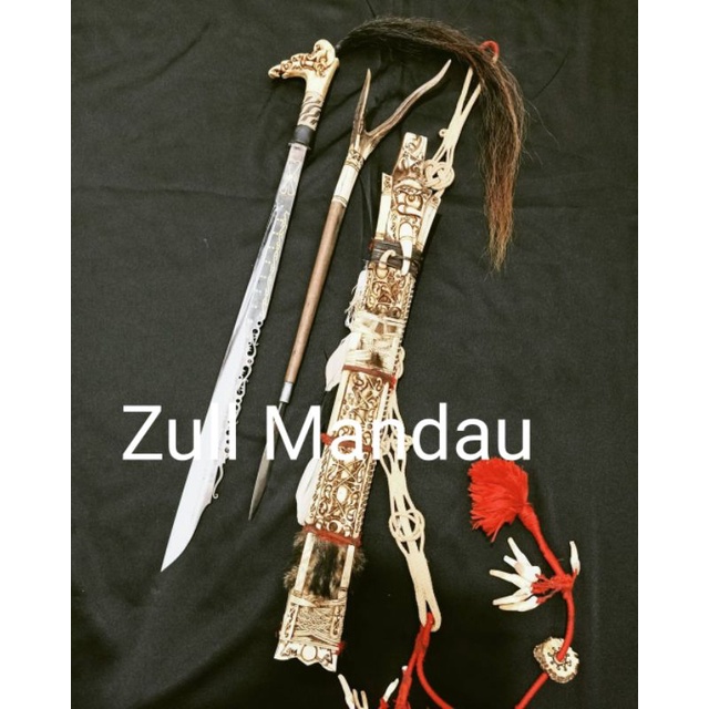 MANDAU DAYAK KALIMANTAN