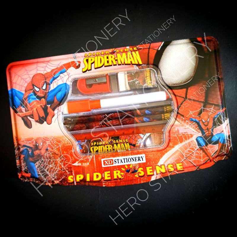 

Kotak pensil kaleng jumbo whiteboard isi candy spiderman