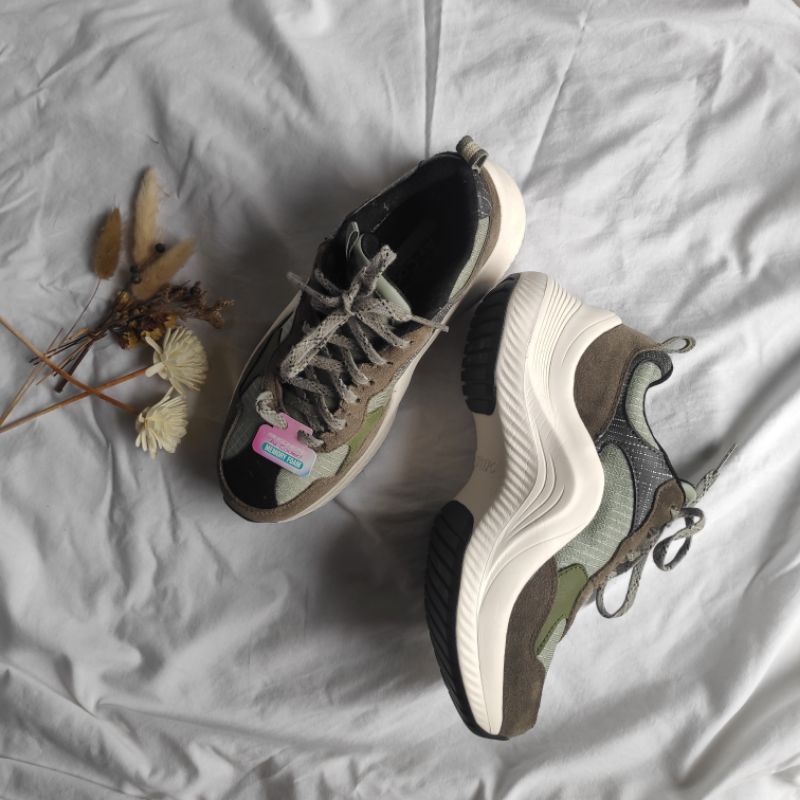 Sepatu Wanita Skechers Sierra