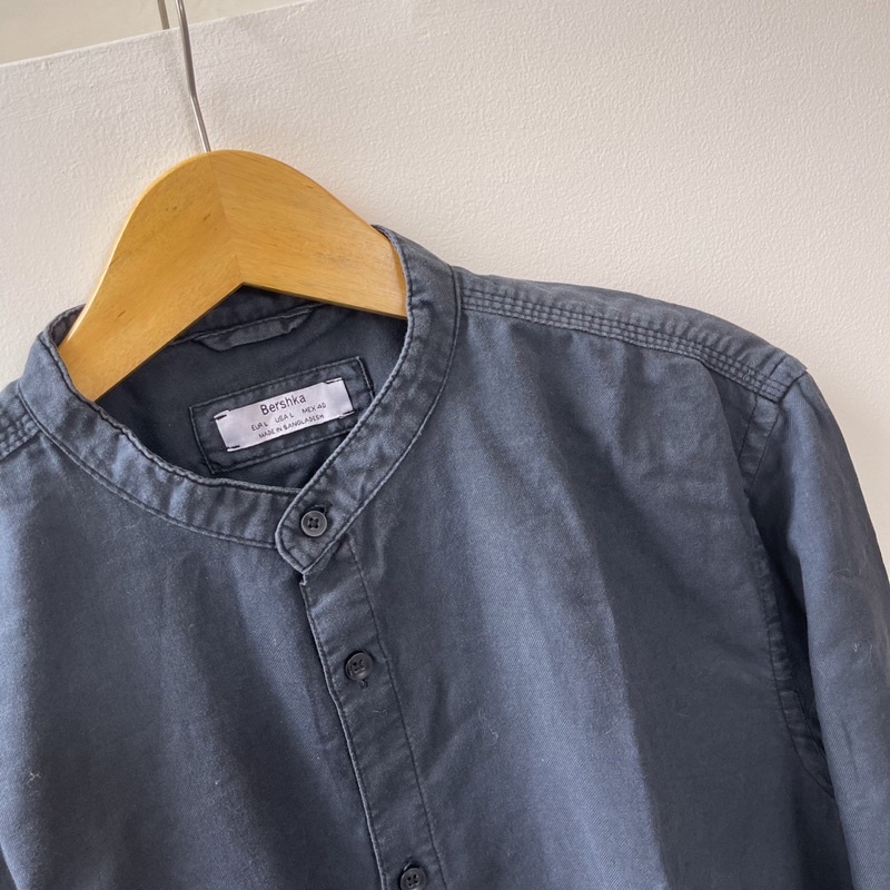 Kemeja Pria Bershka - size L