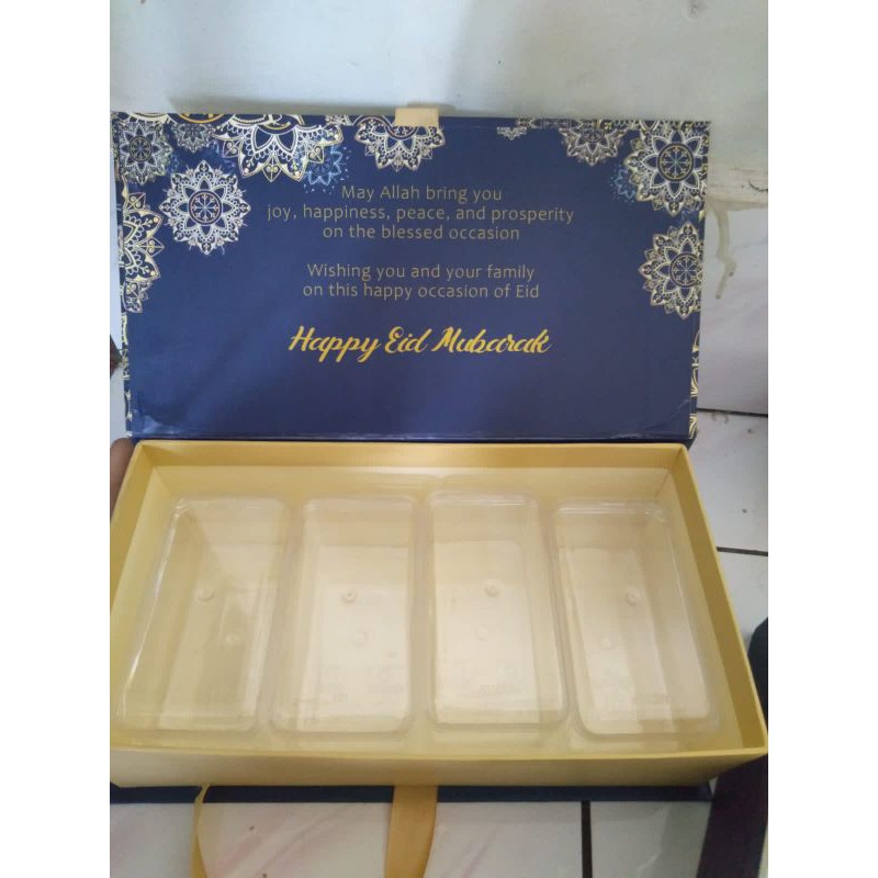 

Hampers kotak parcel lebaran