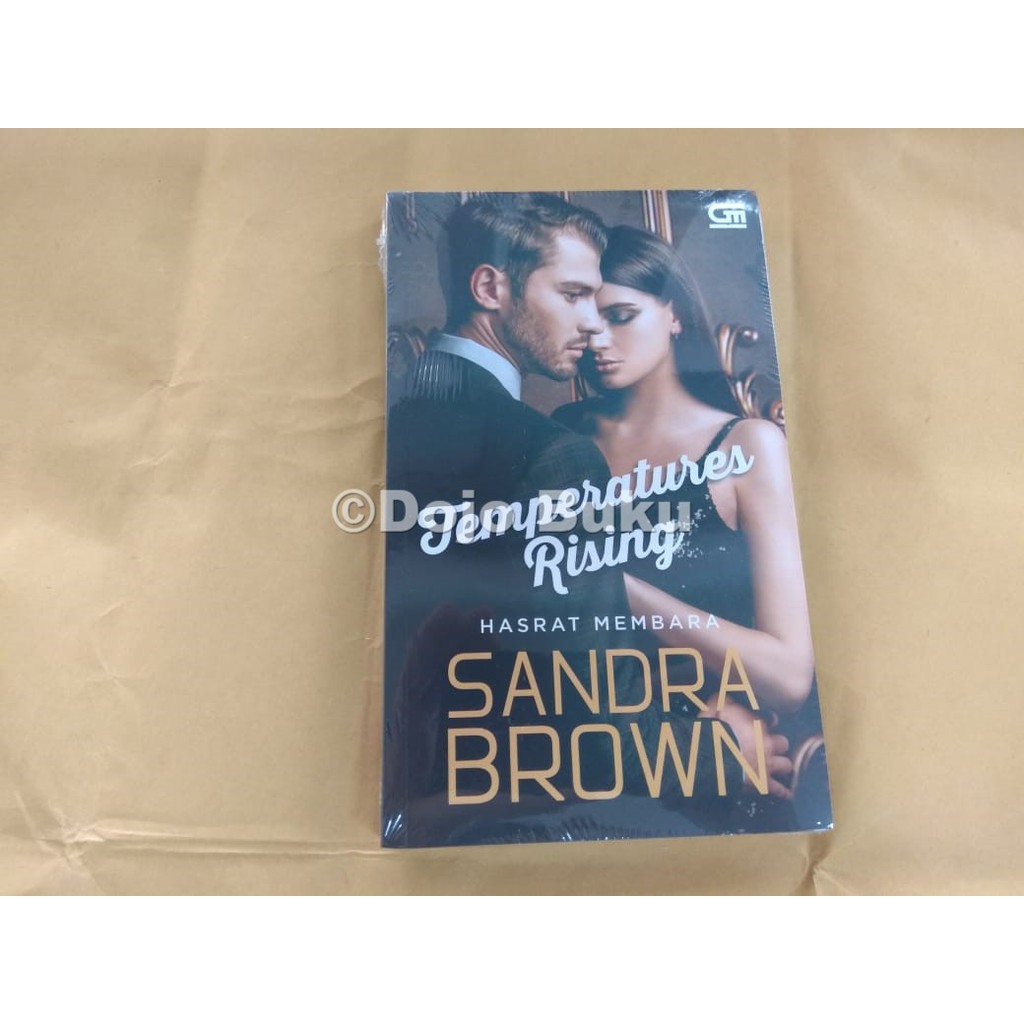 Temperatures Rising (Hasrat Membara) by Sandra Brown