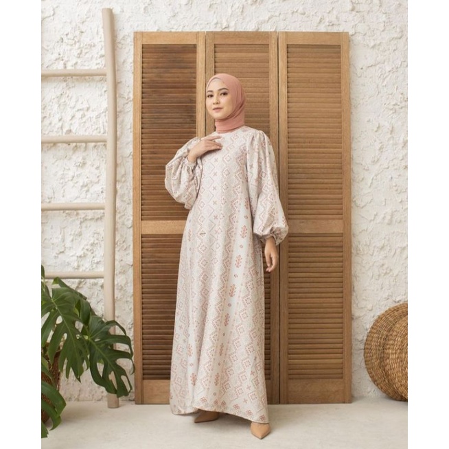 WEARING KLAMBY DAPHNE DRESS